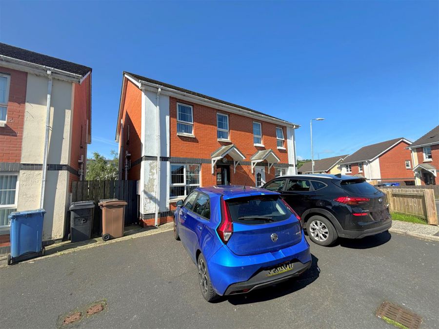 3 Weavershill Mews