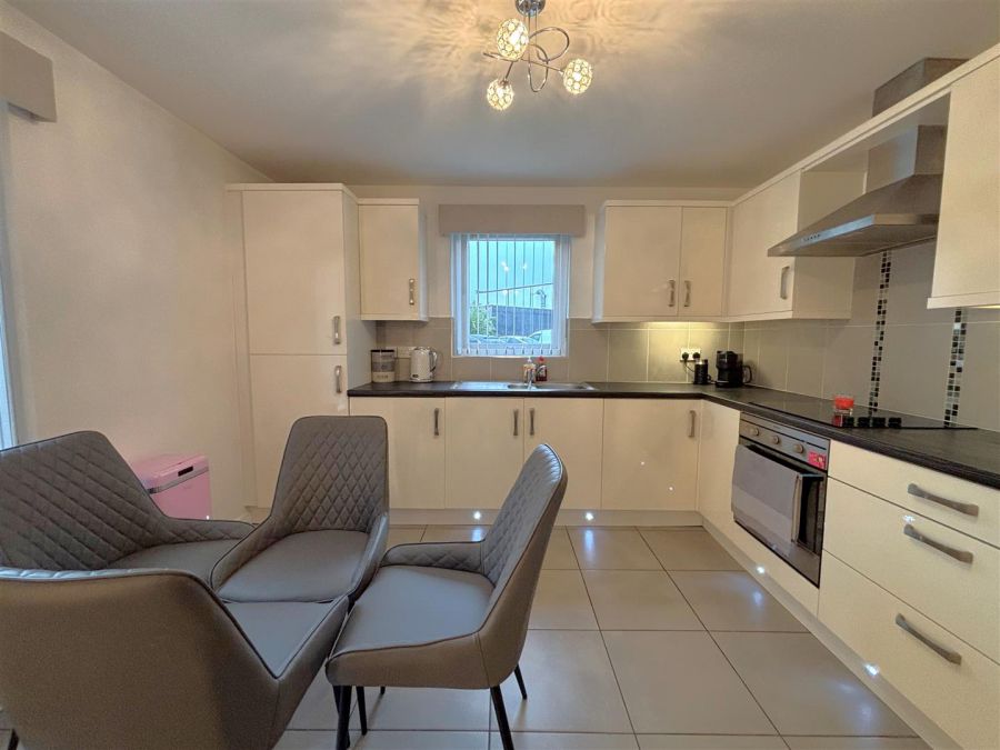 Apt 30, 5 West Circular Close