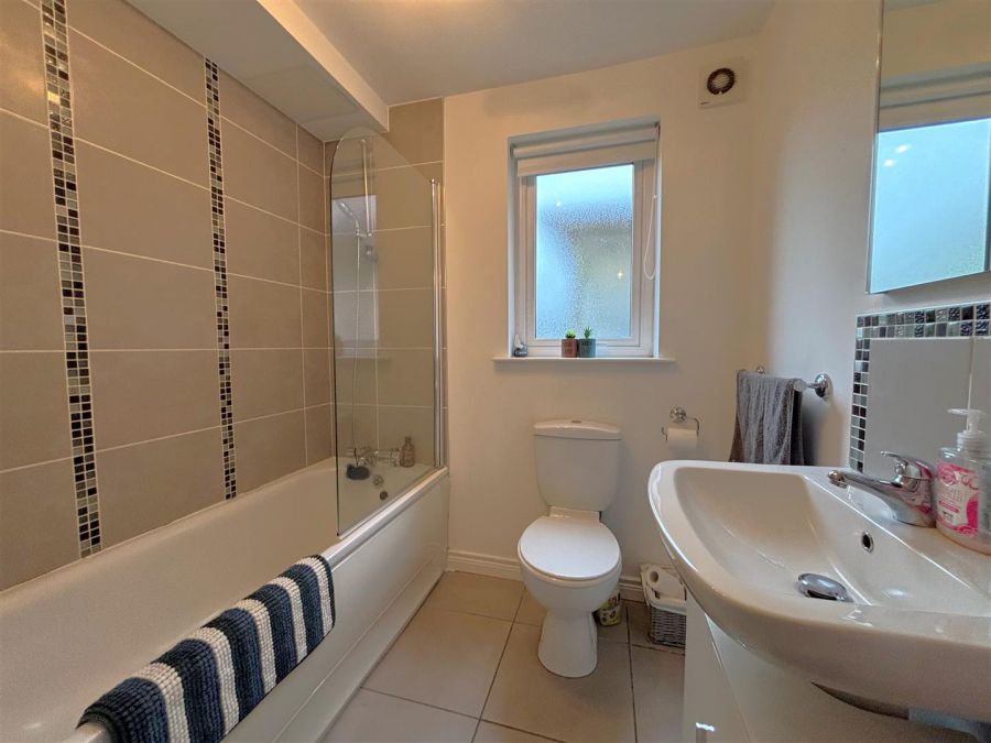 Apt 30, 5 West Circular Close