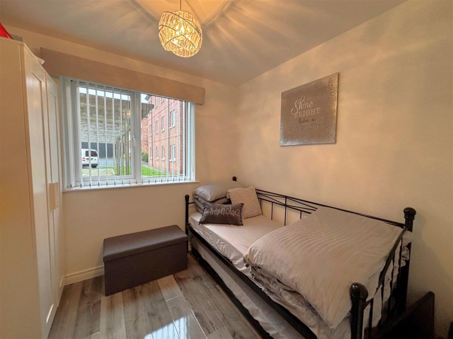 Apt 30, 5 West Circular Close