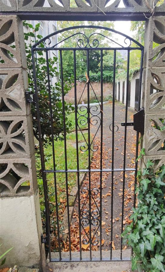 Apt 2, 3 Chichester Park South