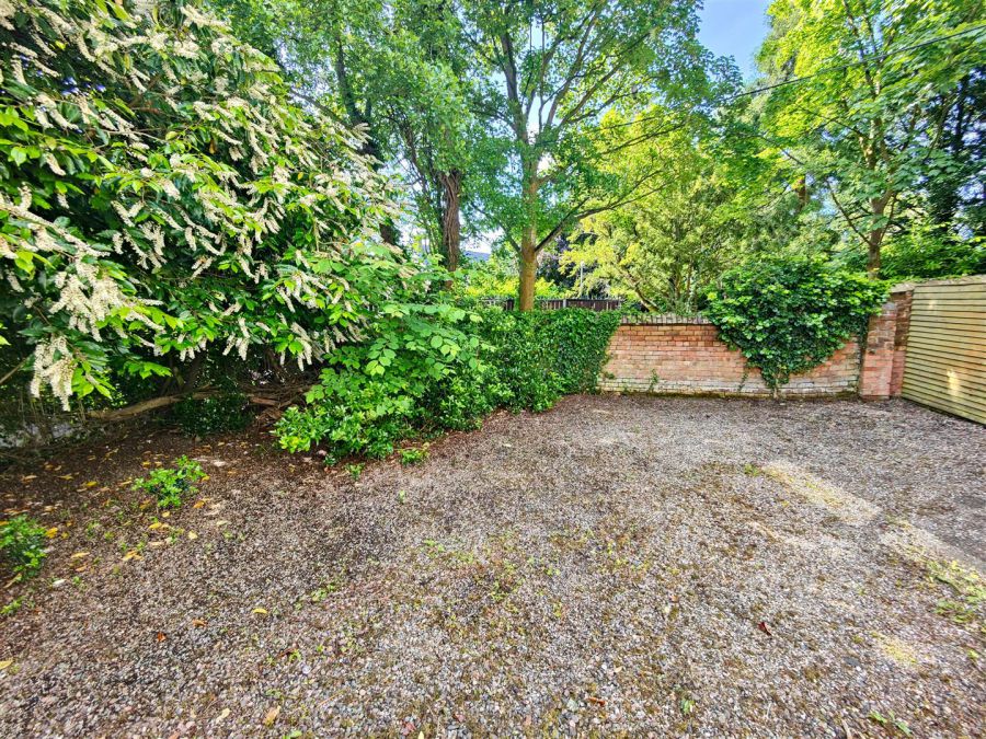 Apt 2, 3 Chichester Park South