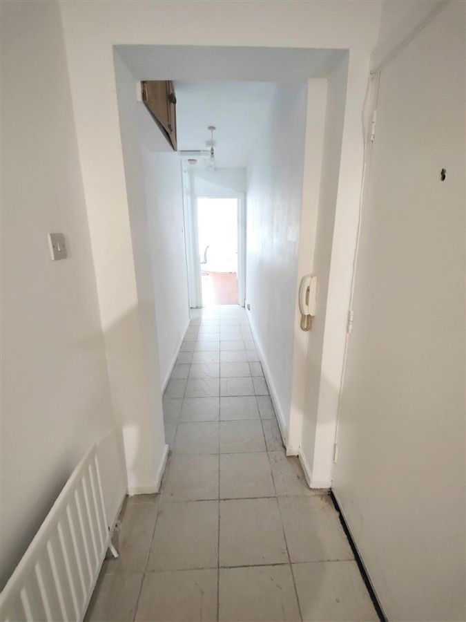 Apt 2, 3 Chichester Park South