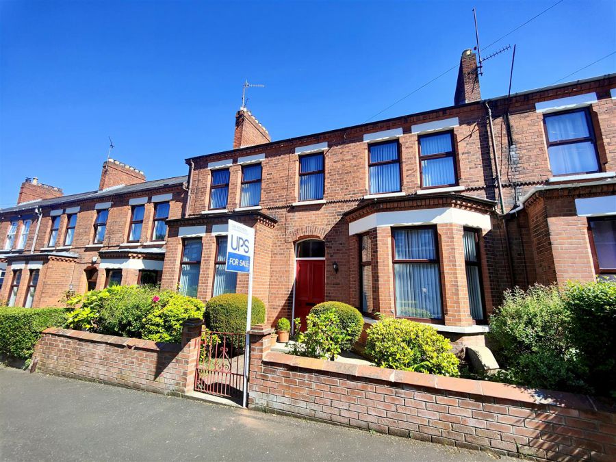 7 Easton Crescent