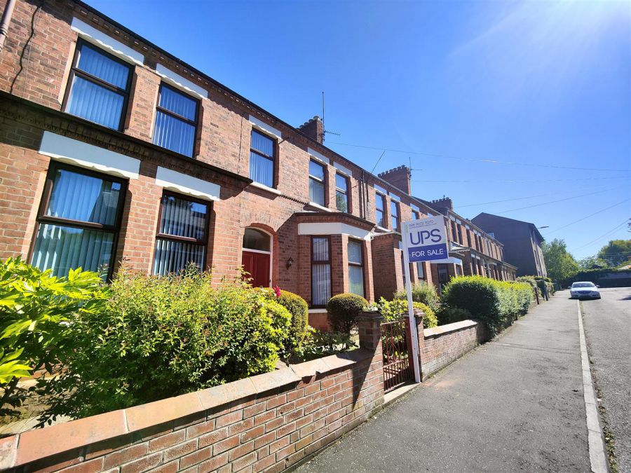 7 Easton Crescent
