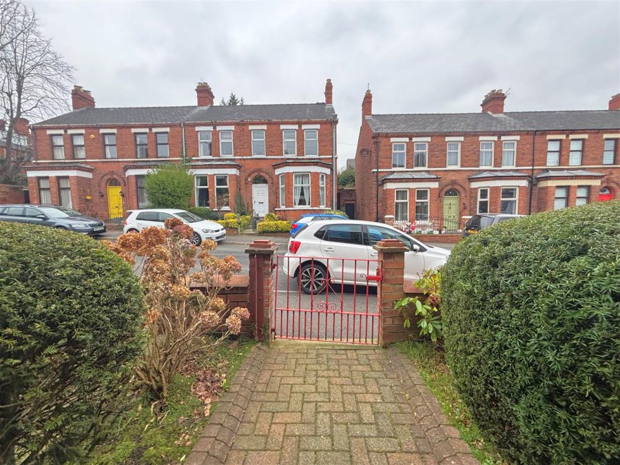 7 Easton Crescent