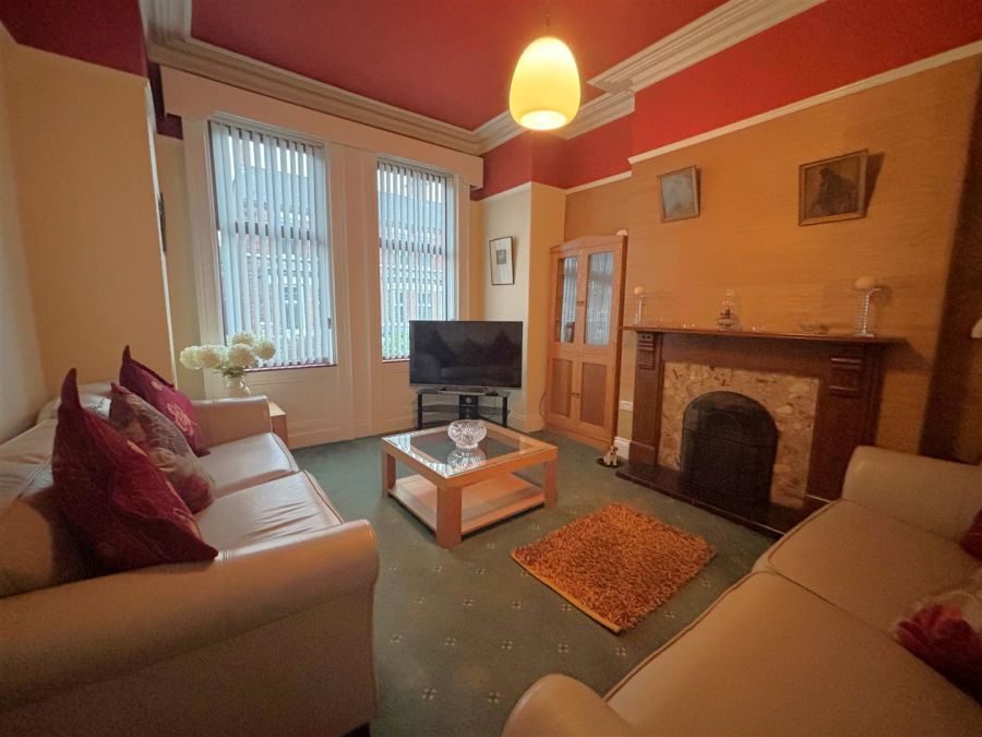 7 Easton Crescent