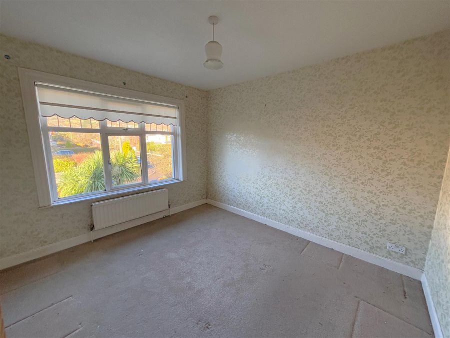 16 Cooldarragh Park