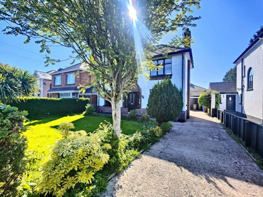16 Cooldarragh Park