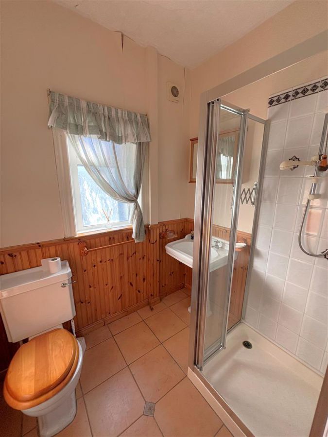 16 Cooldarragh Park