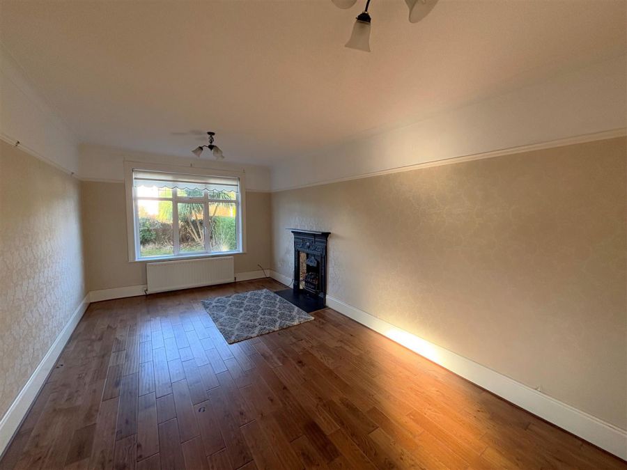 16 Cooldarragh Park