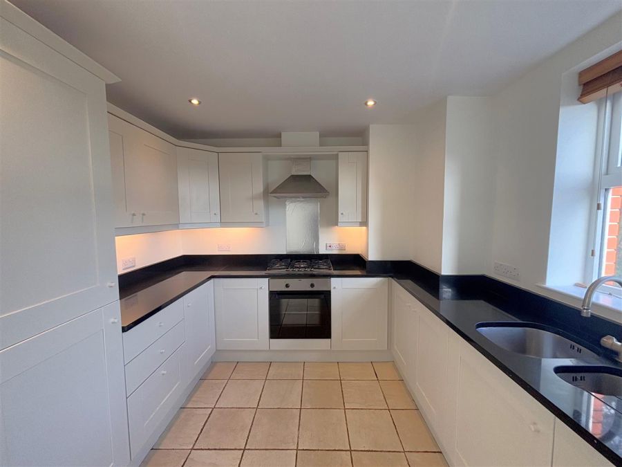 Apt 4, 50 Fortwilliam Demesne