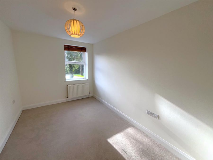 Apt 4, 50 Fortwilliam Demesne