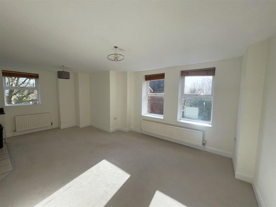 Apt 4, 50 Fortwilliam Demesne