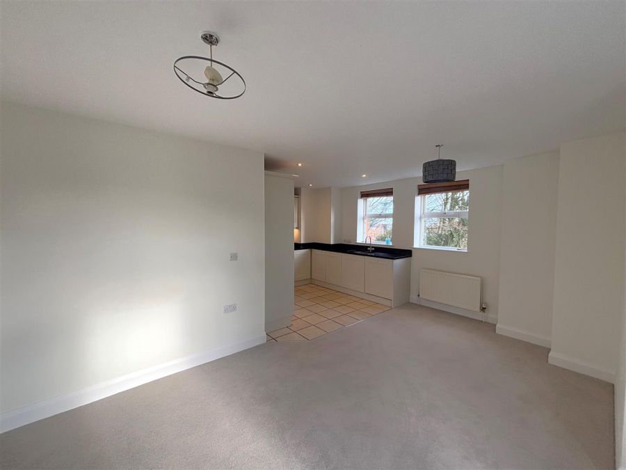Apt 4, 50 Fortwilliam Demesne
