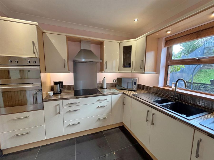 25 Lyndhurst View Avenue