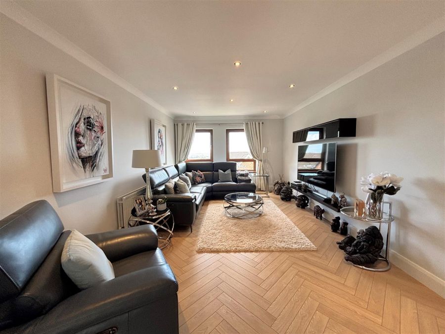25 Lyndhurst View Avenue