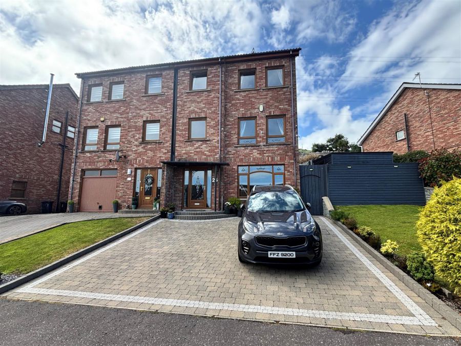 25 Lyndhurst View Avenue