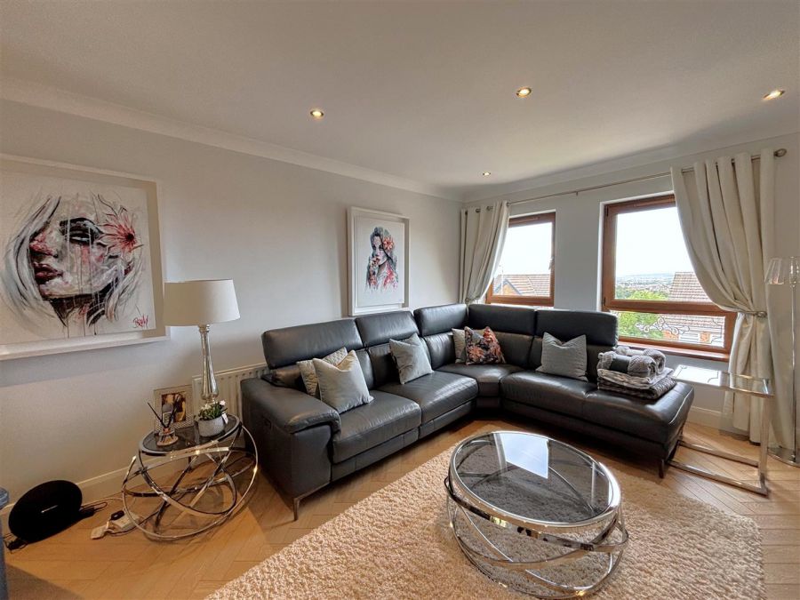 25 Lyndhurst View Avenue