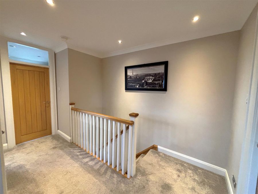 25 Lyndhurst View Avenue
