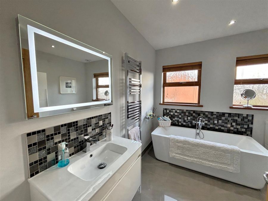 25 Lyndhurst View Avenue