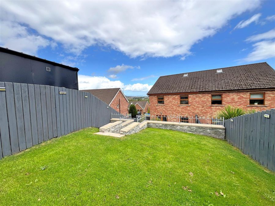 25 Lyndhurst View Avenue