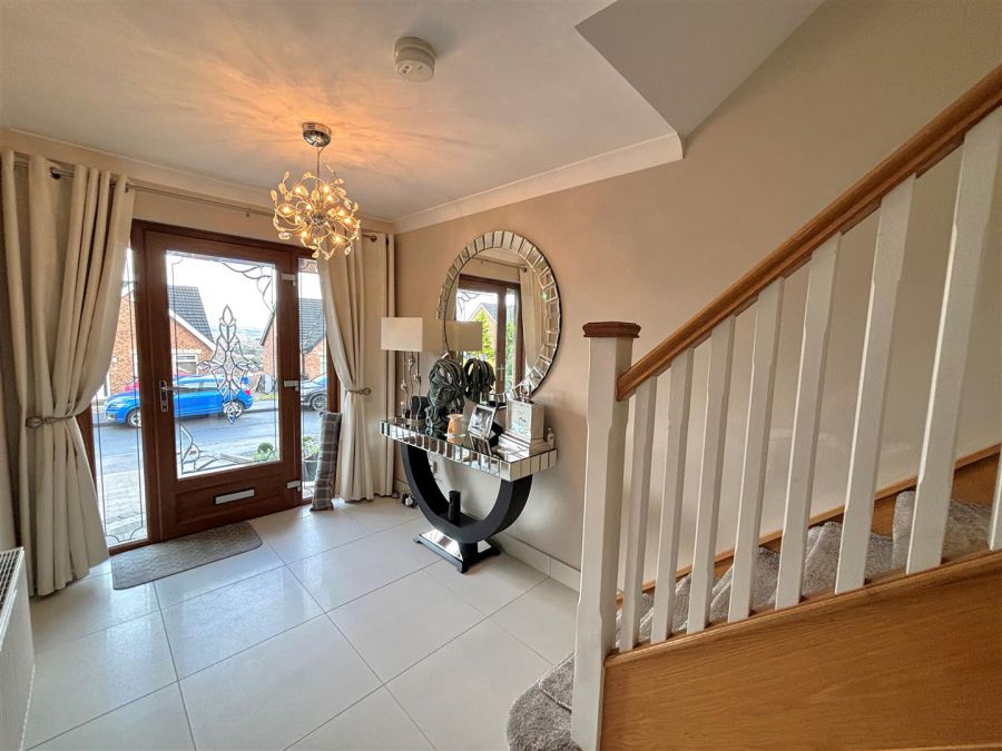 25 Lyndhurst View Avenue