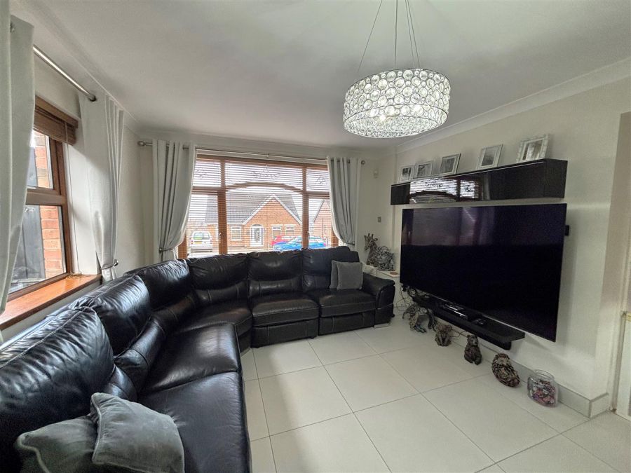 25 Lyndhurst View Avenue