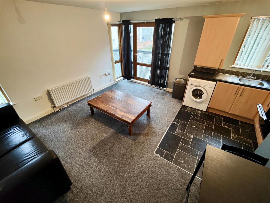 12f Heath Lodge Square