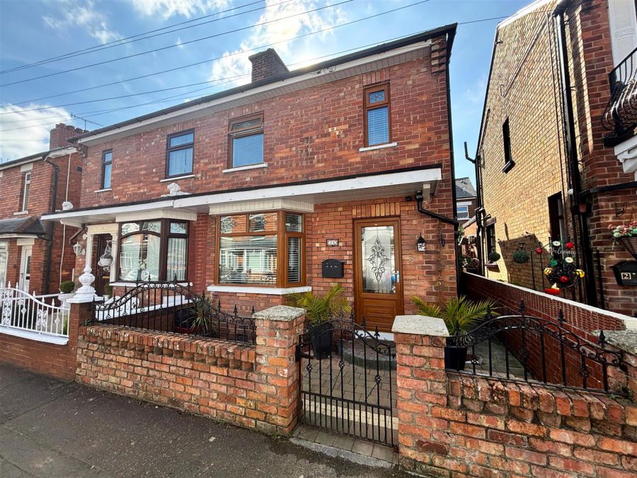 24 Rosapenna Parade