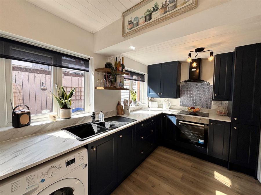 24 Rosapenna Parade