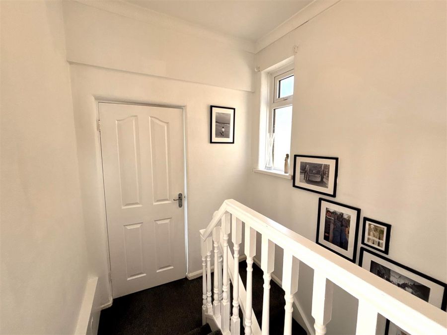 24 Rosapenna Parade