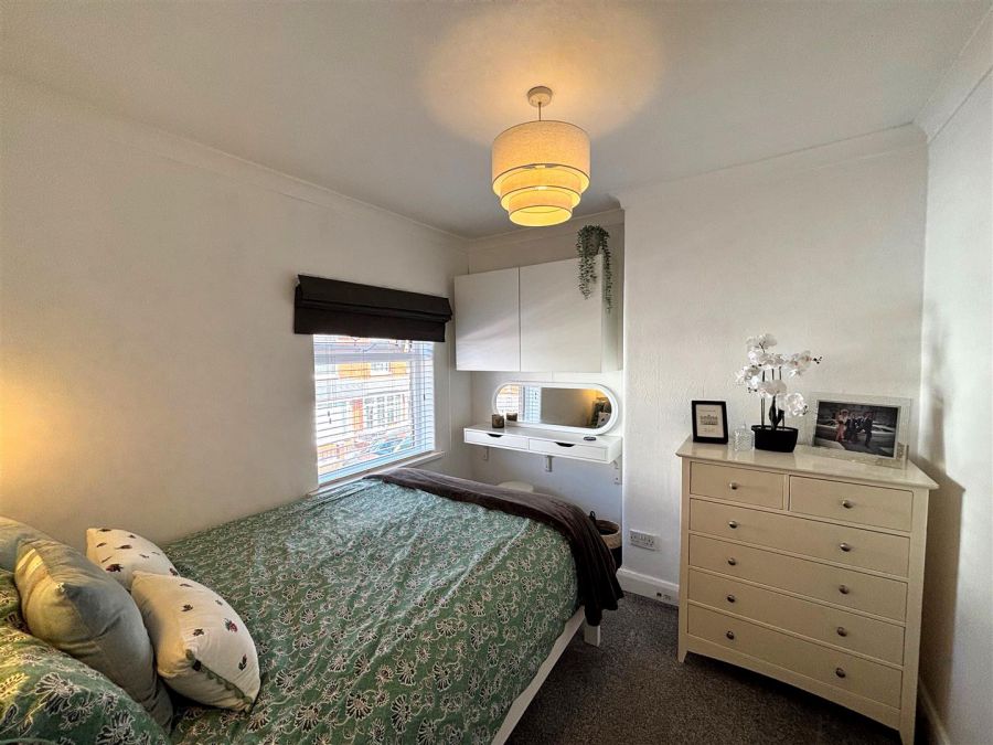 24 Rosapenna Parade