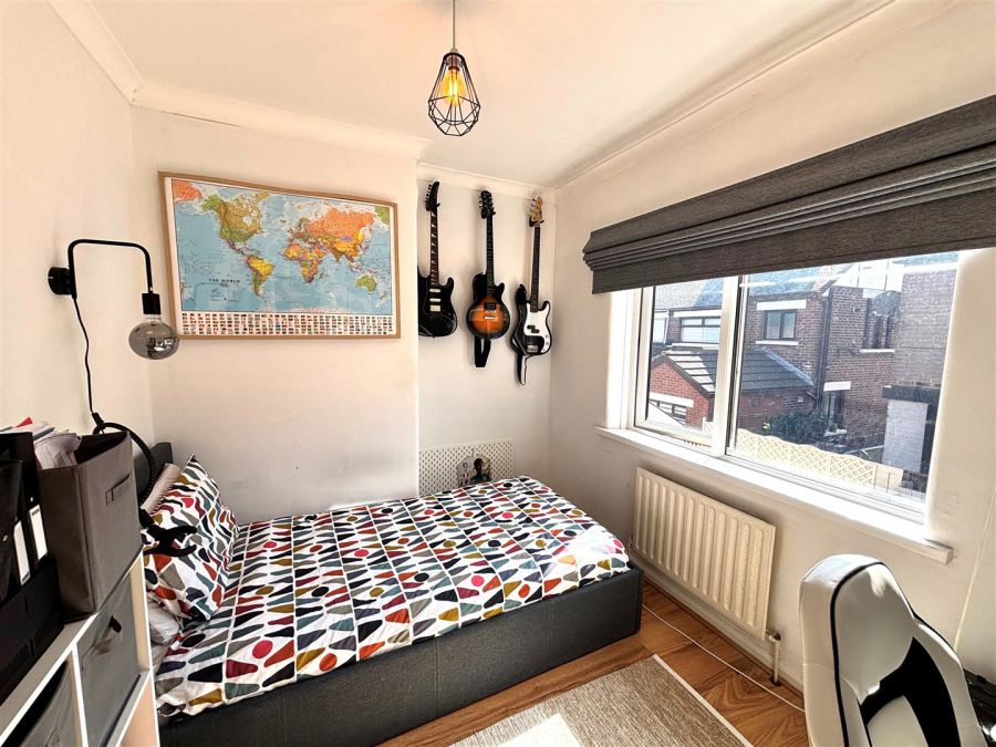 24 Rosapenna Parade