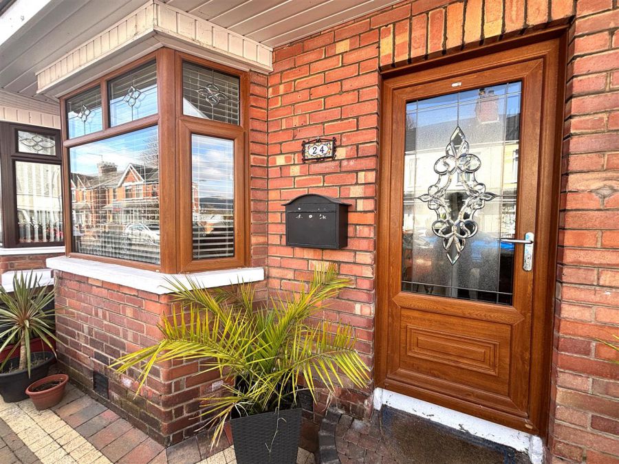 24 Rosapenna Parade