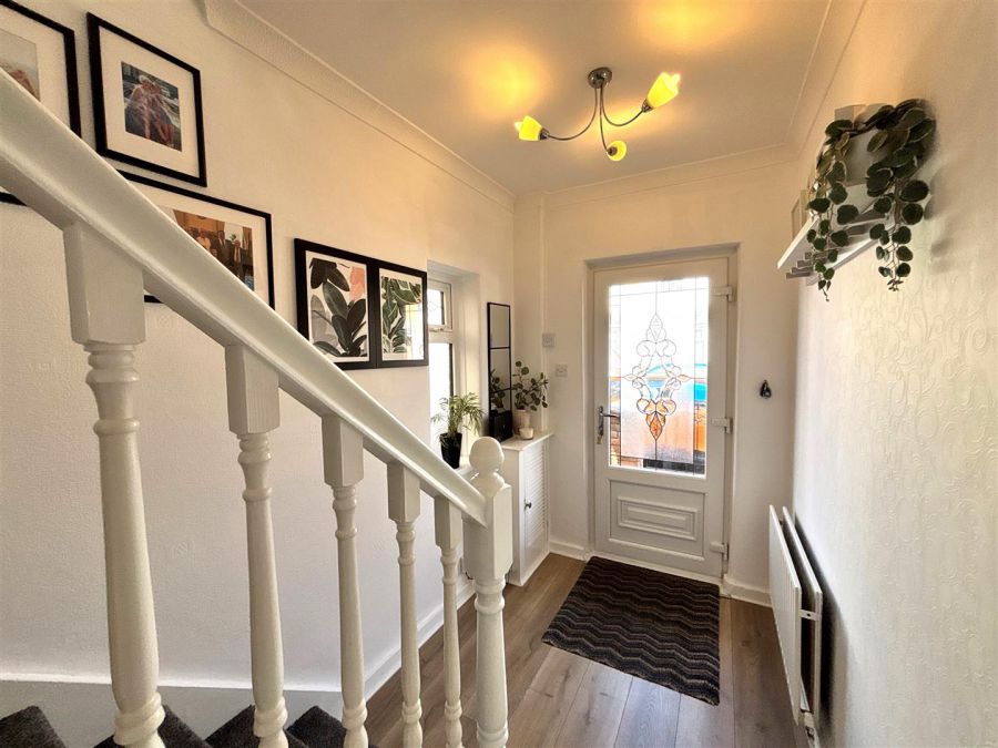 24 Rosapenna Parade