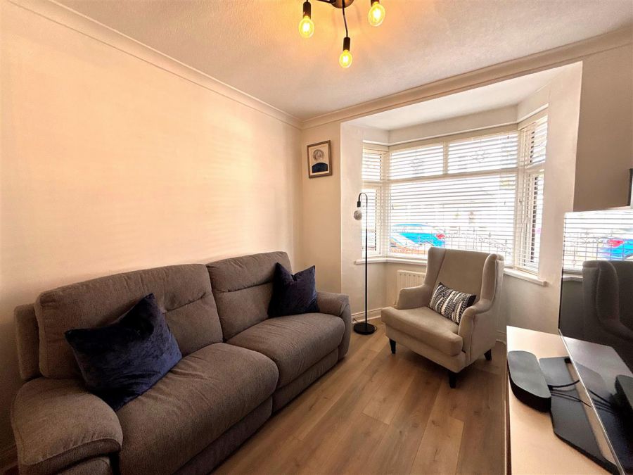 24 Rosapenna Parade