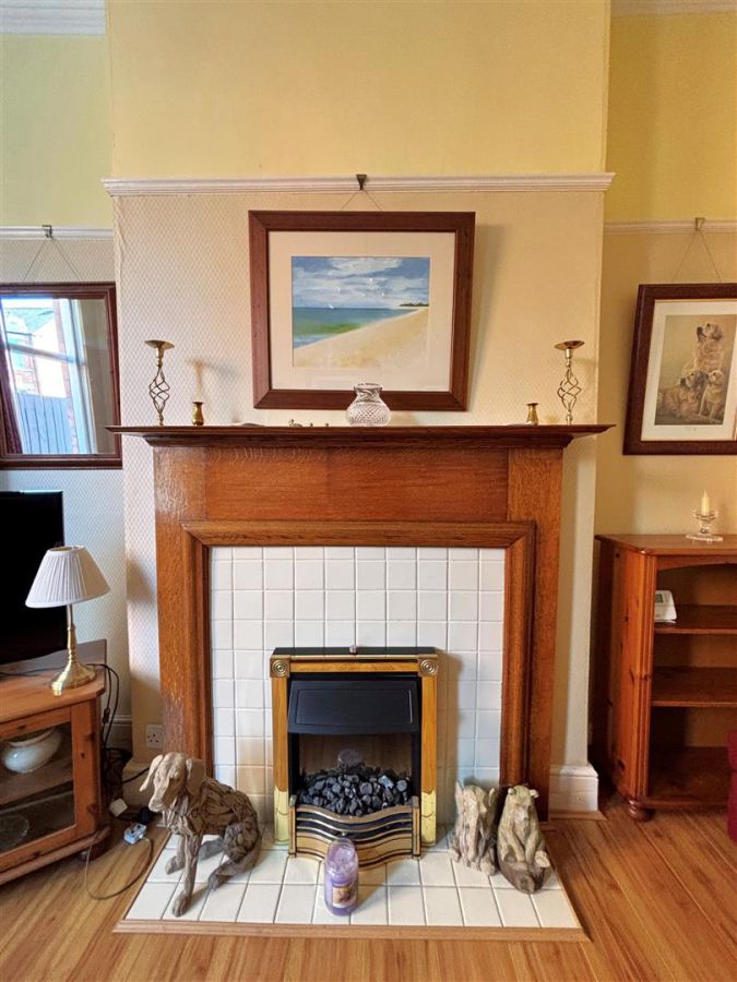 15 Thirlmere Gardens