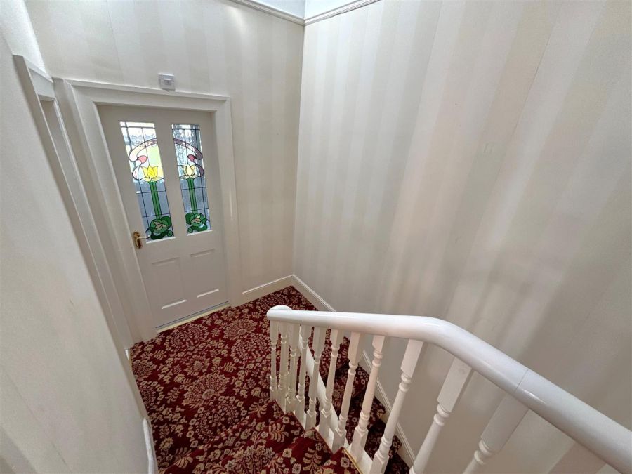 15 Thirlmere Gardens