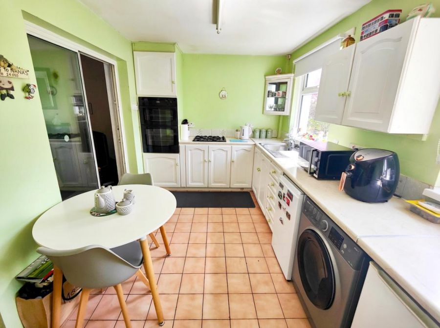 44 Silverstream Gardens