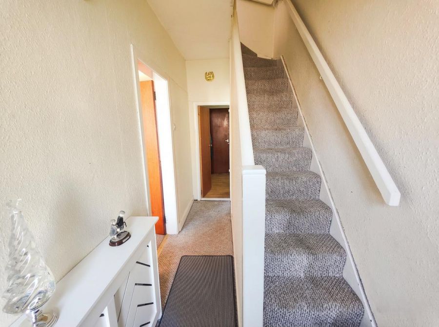 44 Silverstream Gardens