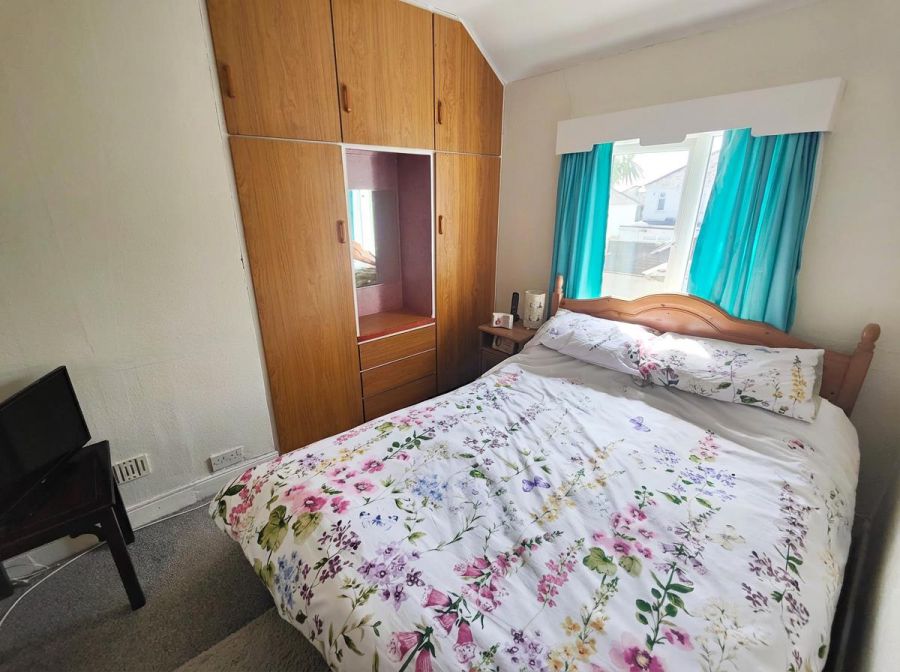 44 Silverstream Gardens