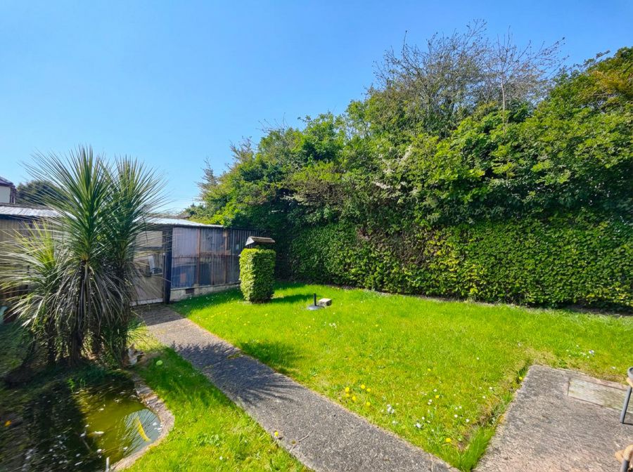 44 Silverstream Gardens