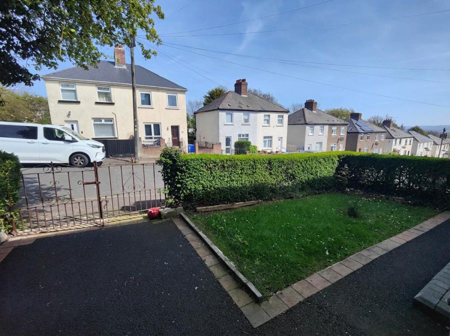 44 Silverstream Gardens