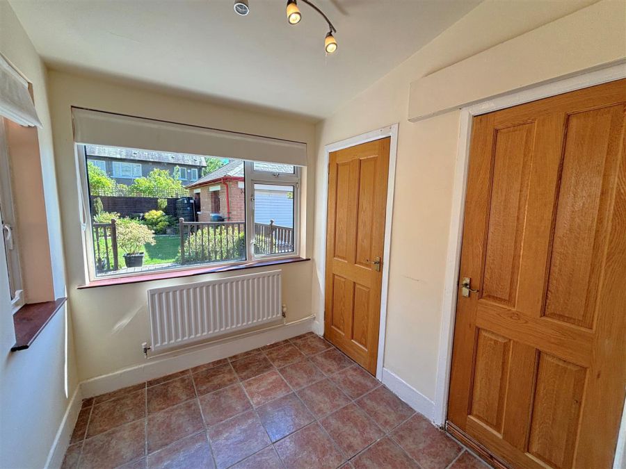 27 Fortwilliam Park