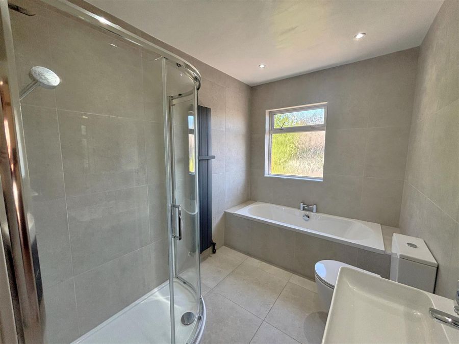 27 Fortwilliam Park