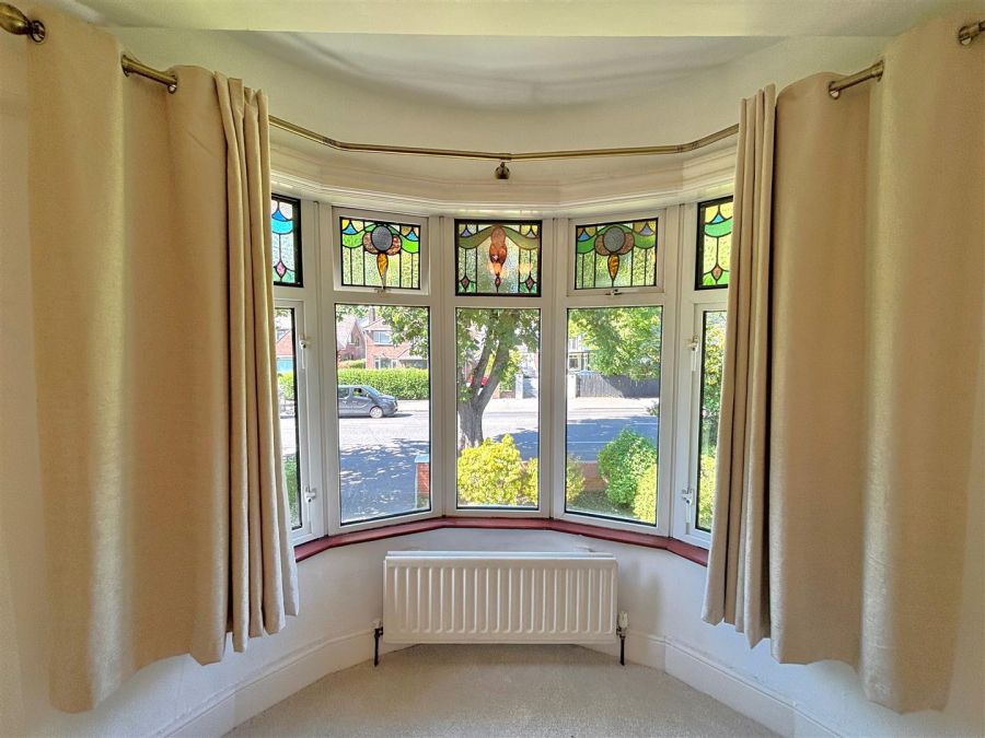 27 Fortwilliam Park