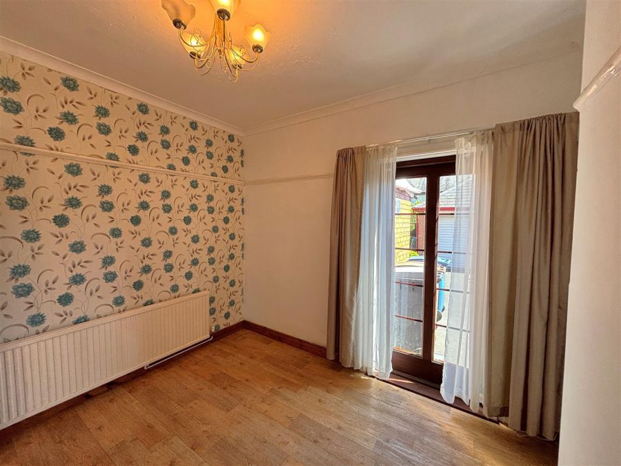 27 Fortwilliam Park