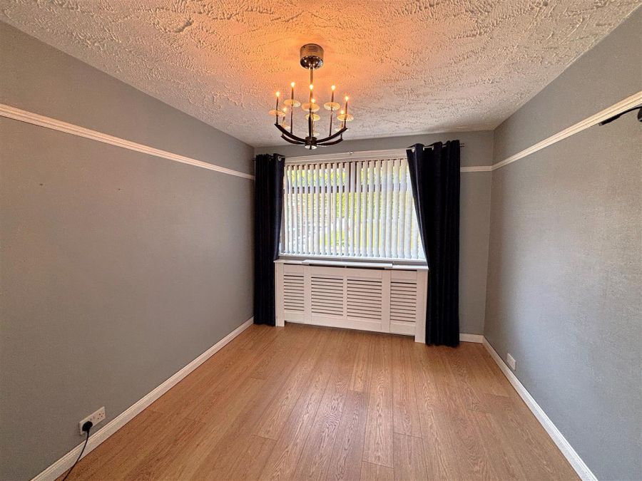 10 Westway Parade