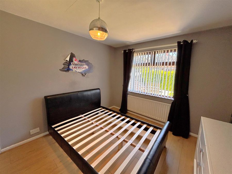 10 Westway Parade